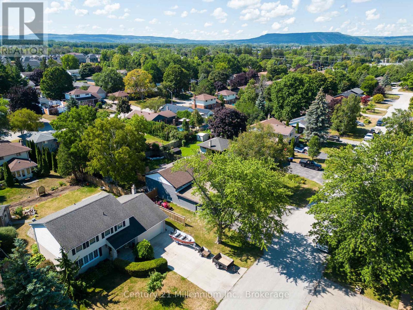 Photo 45 of 18 Bryan Drive, Collingwood ON
