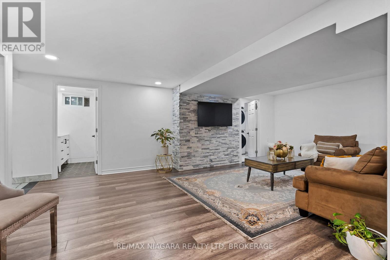 Photo 22 of 57 Woodrow Street, St Catharines ON