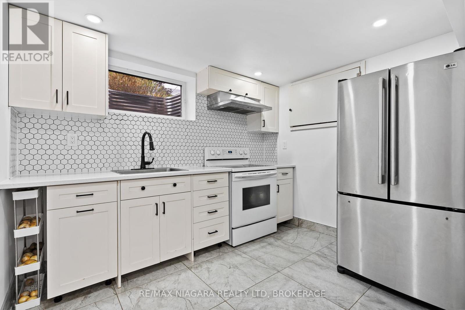 Photo 29 of 57 Woodrow Street, St Catharines ON