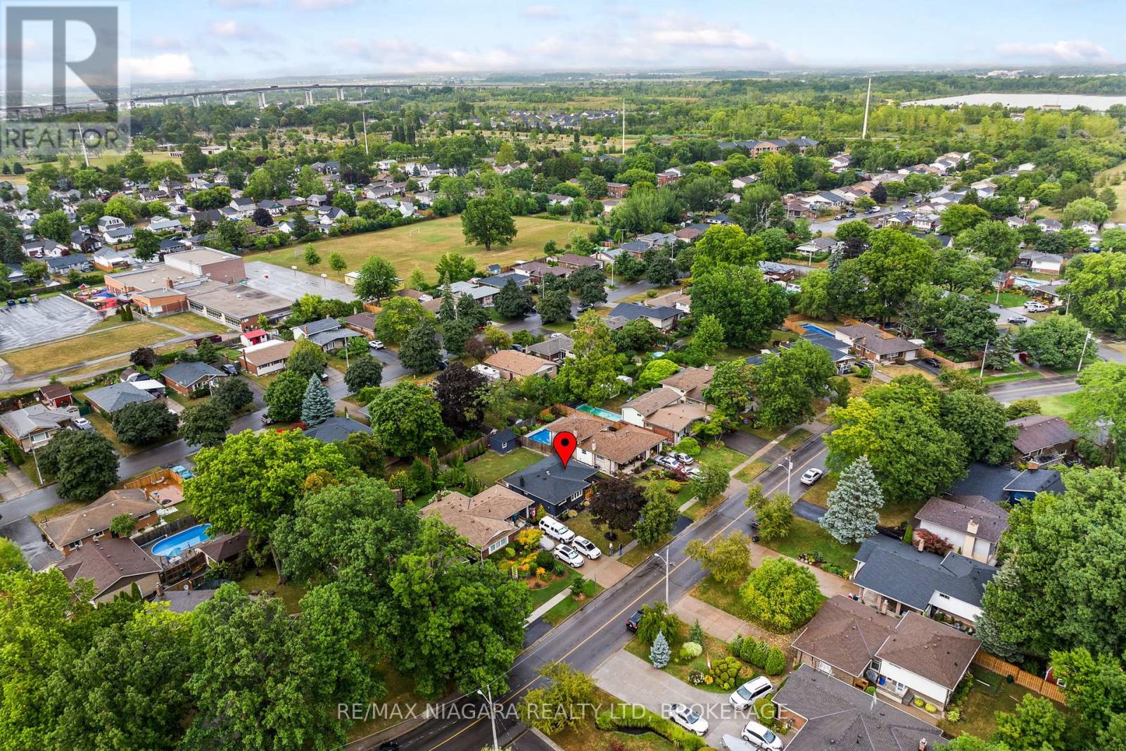 Photo 42 of 57 Woodrow Street, St Catharines ON