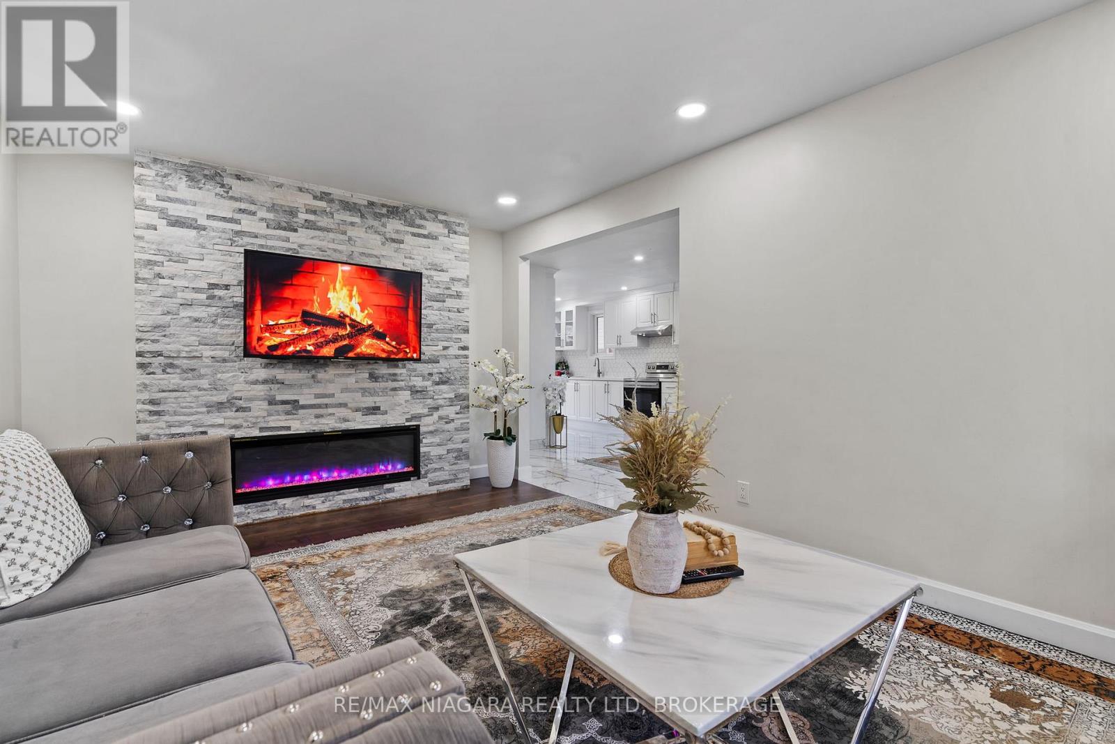 Photo 8 of 57 Woodrow Street, St Catharines ON