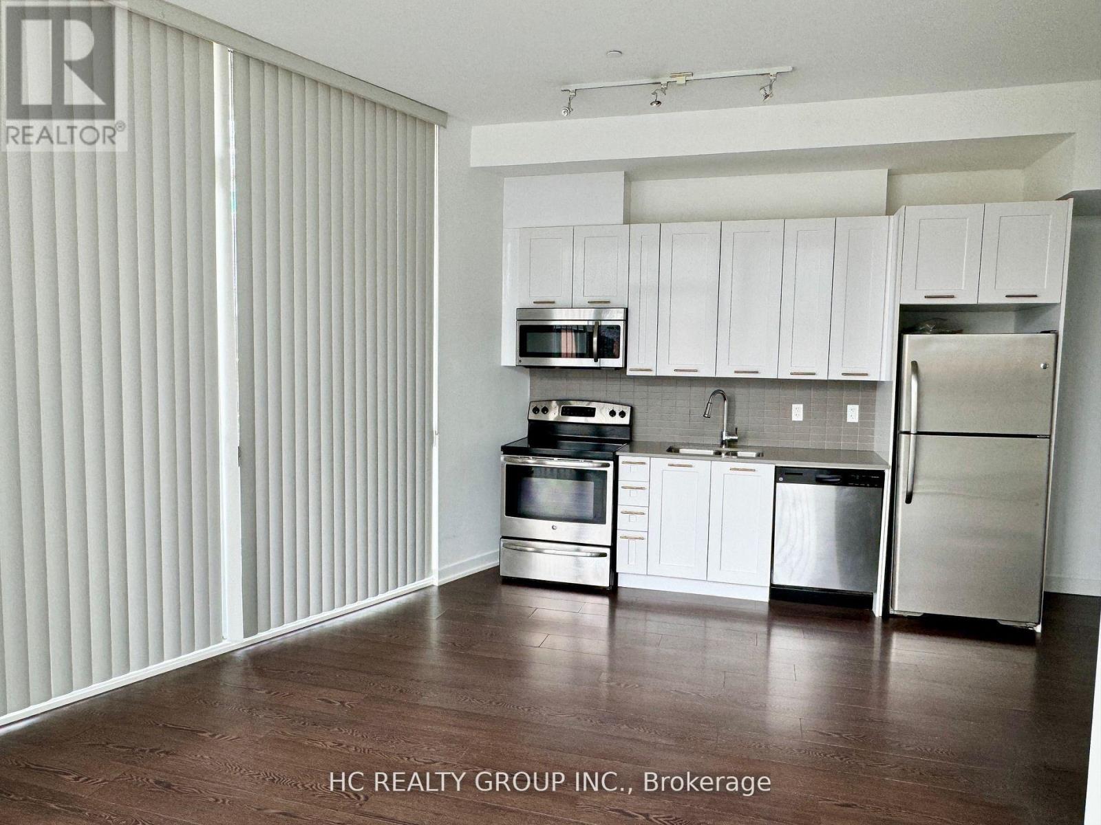Photo 3 of 601 20 Bruyeres Mews, Toronto ON