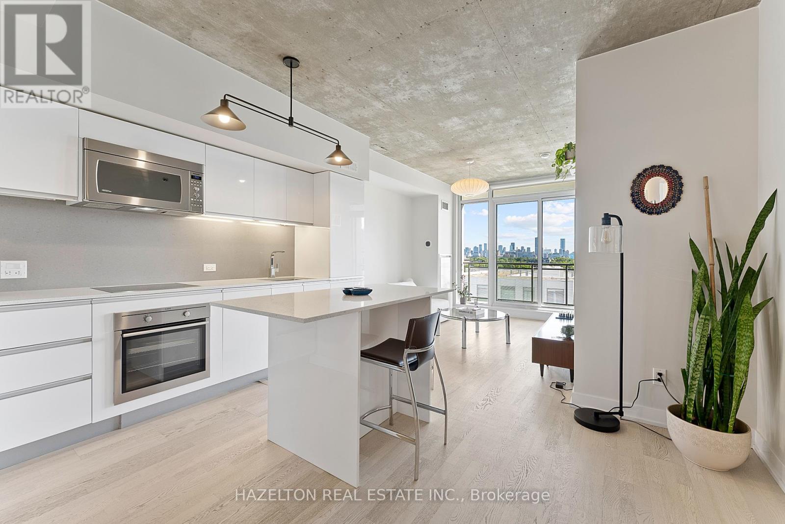 Photo 2 of 825 20 Minowan Miikan Lane, Toronto ON
