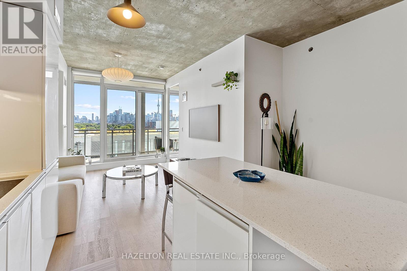 Photo 4 of 825 20 Minowan Miikan Lane, Toronto ON