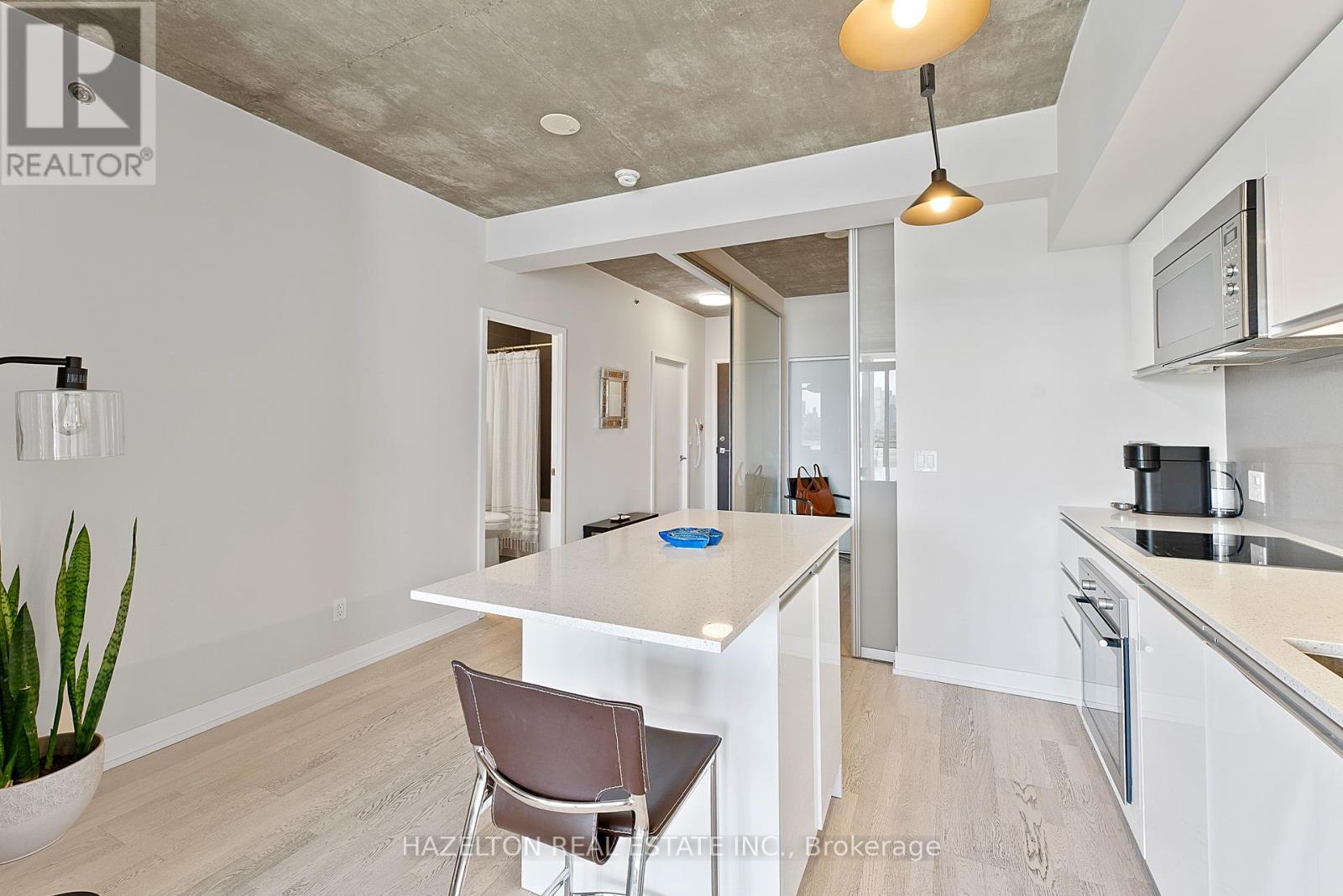 Photo 5 of 825 20 Minowan Miikan Lane, Toronto ON