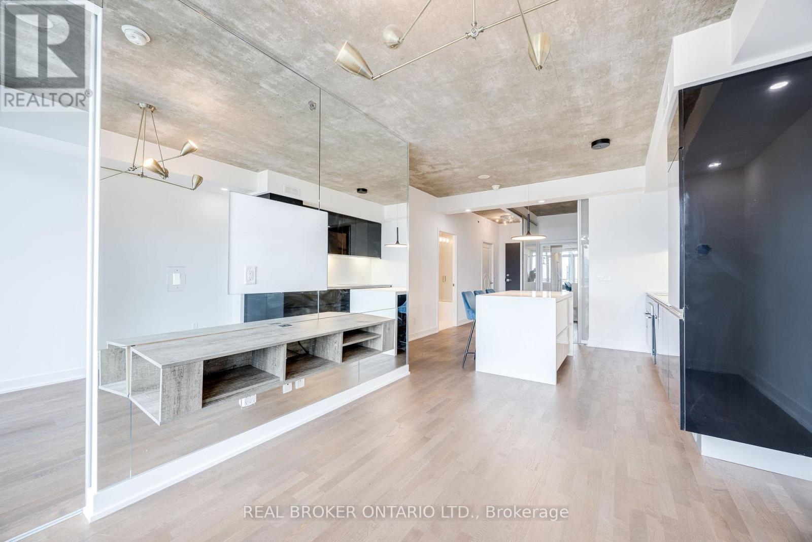 Photo 15 of 925 20 Minowan Miikan Lane, Toronto ON