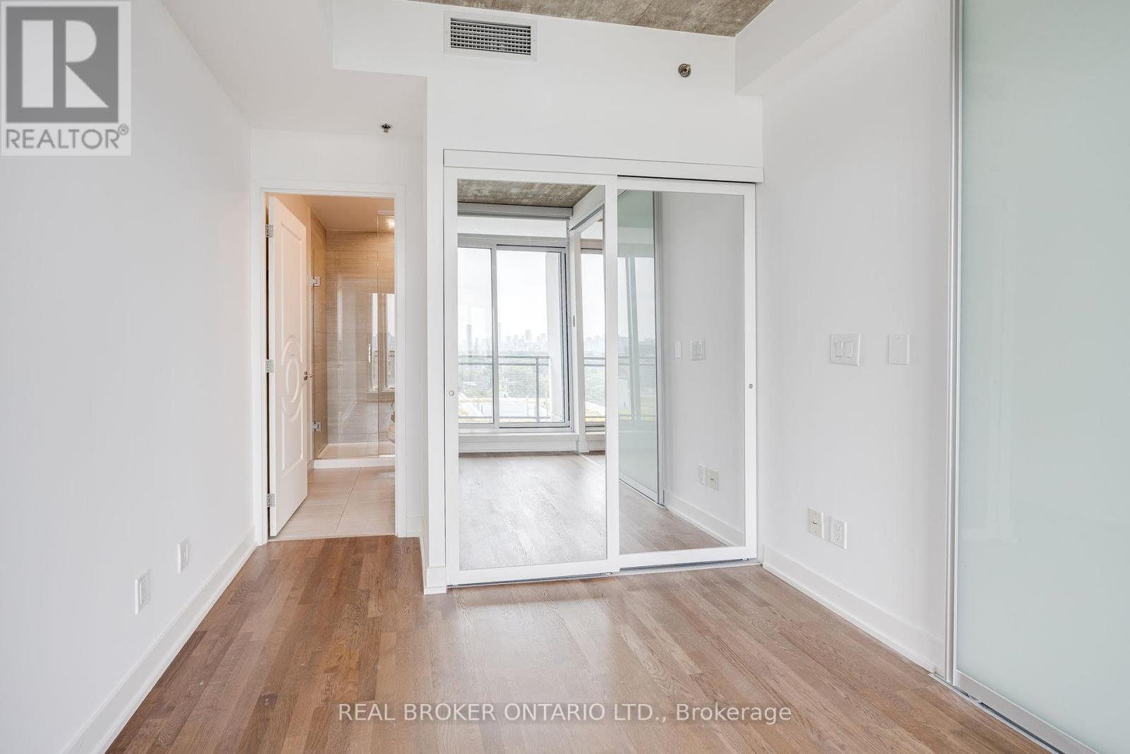 Photo 20 of 925 20 Minowan Miikan Lane, Toronto ON