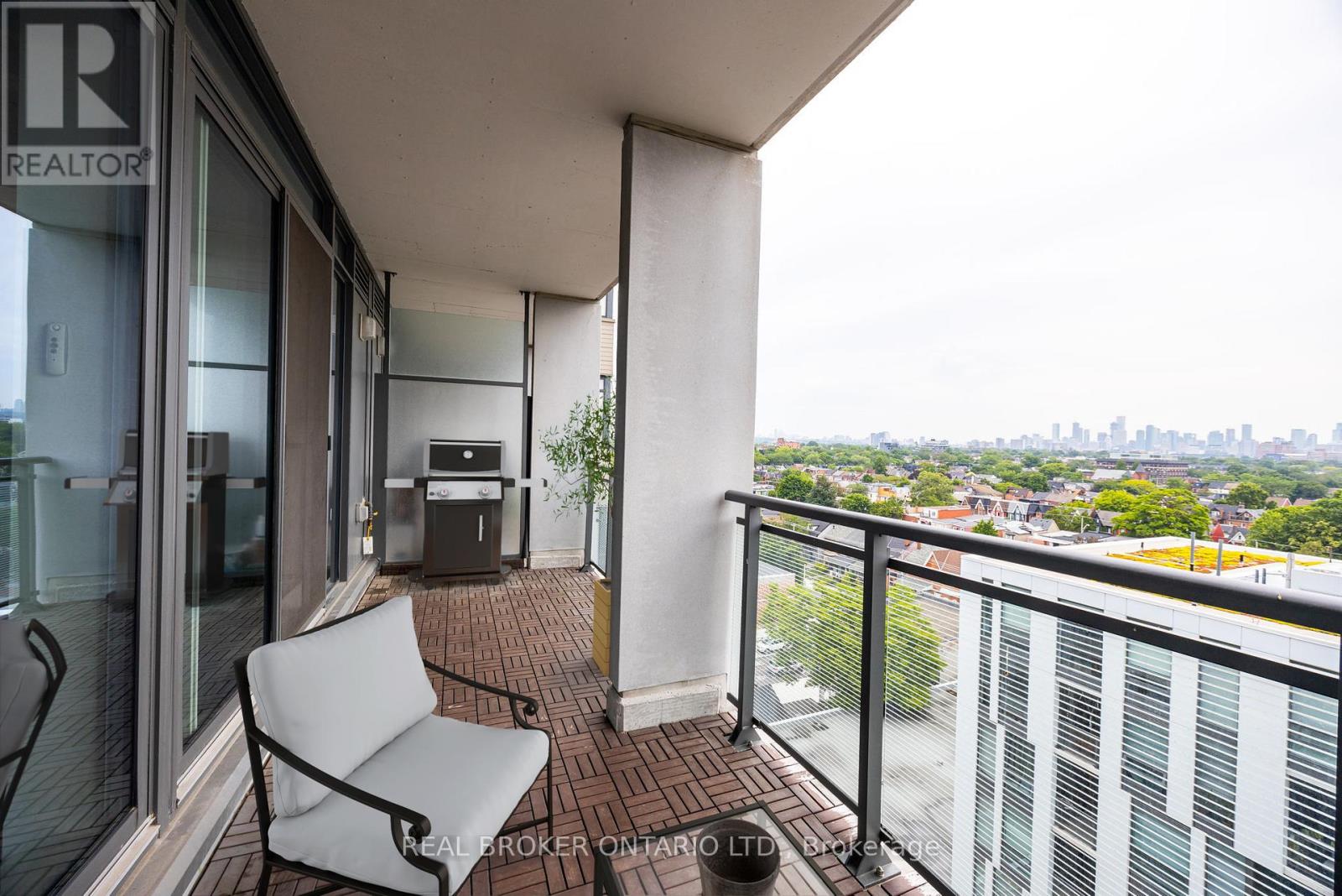 Photo 8 of 925 20 Minowan Miikan Lane, Toronto ON