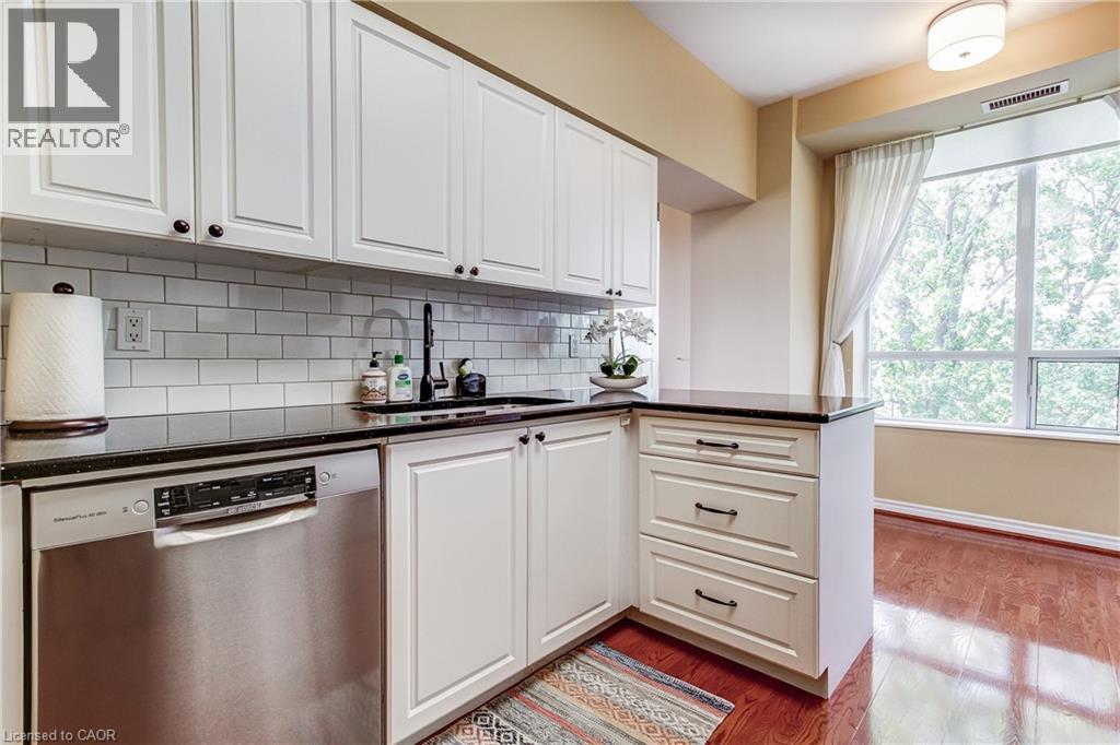 Photo 13 of 100 Burloak Drive Unit 2509, Burlington ON