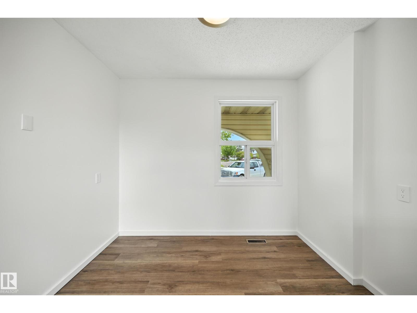 Photo 7 of 10333 172 Av Nw, Edmonton AB