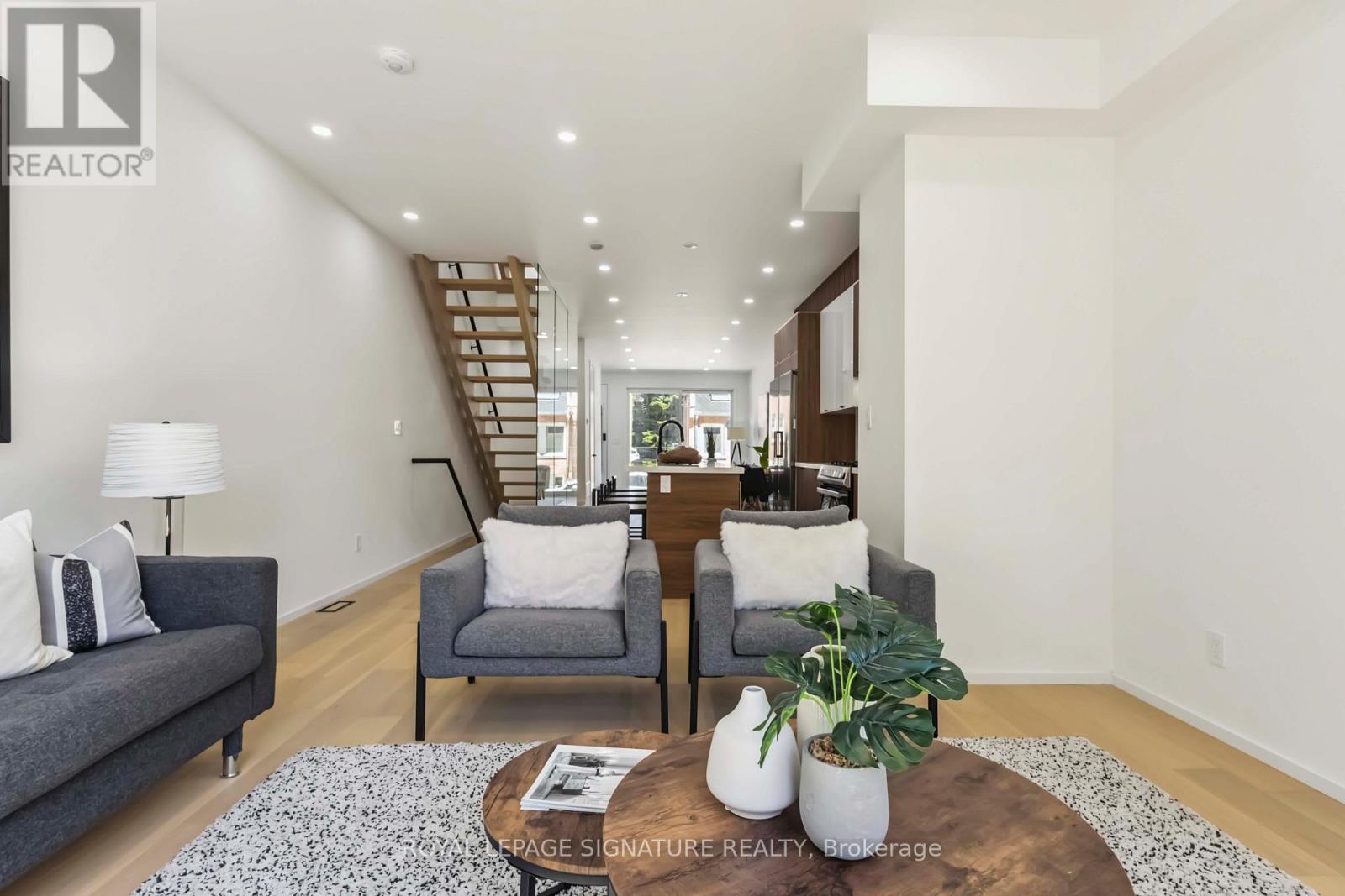 Photo 15 of Upper 43 A Cummings Street, Toronto ON