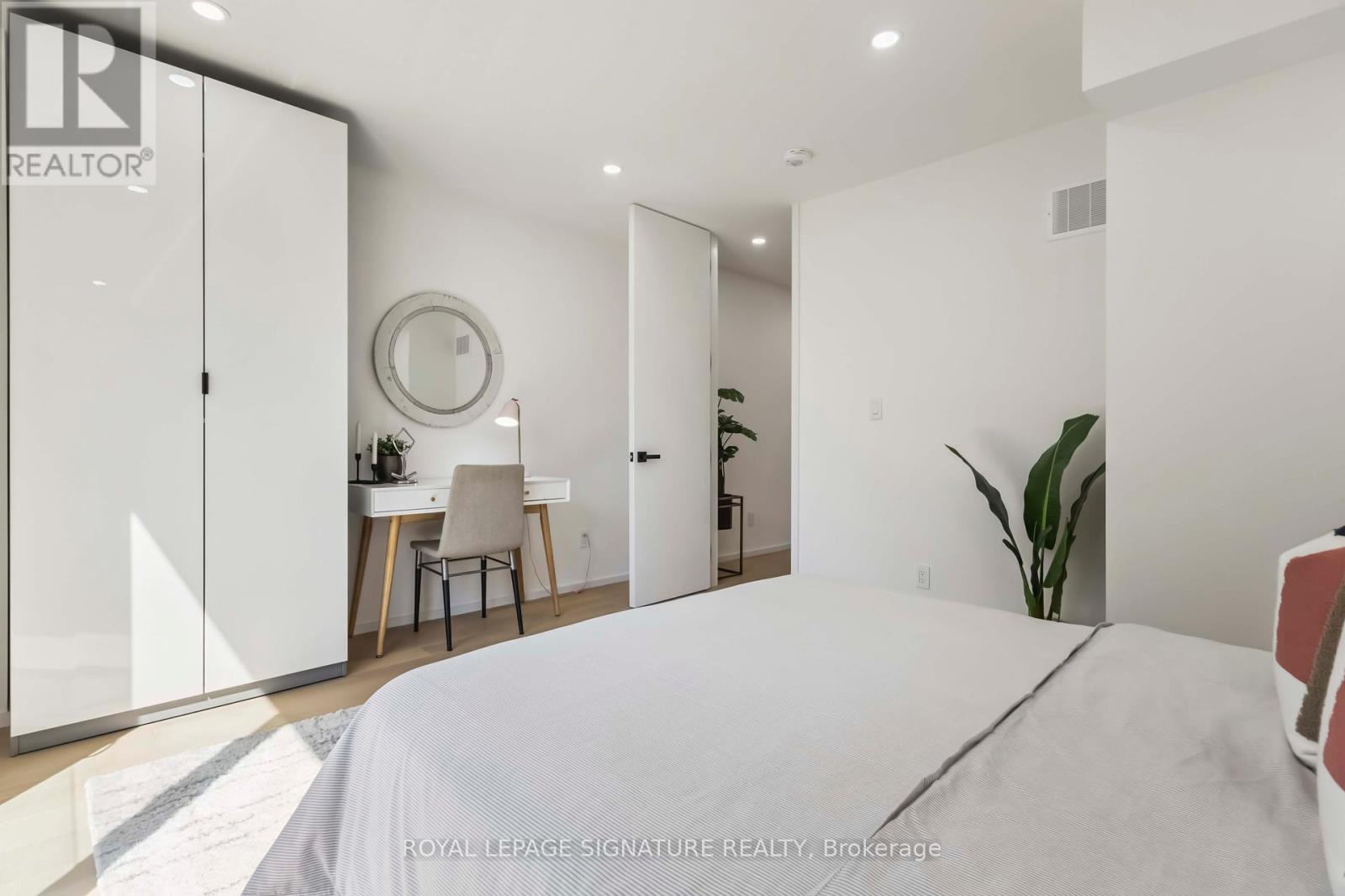 Photo 25 of Upper 43 A Cummings Street, Toronto ON