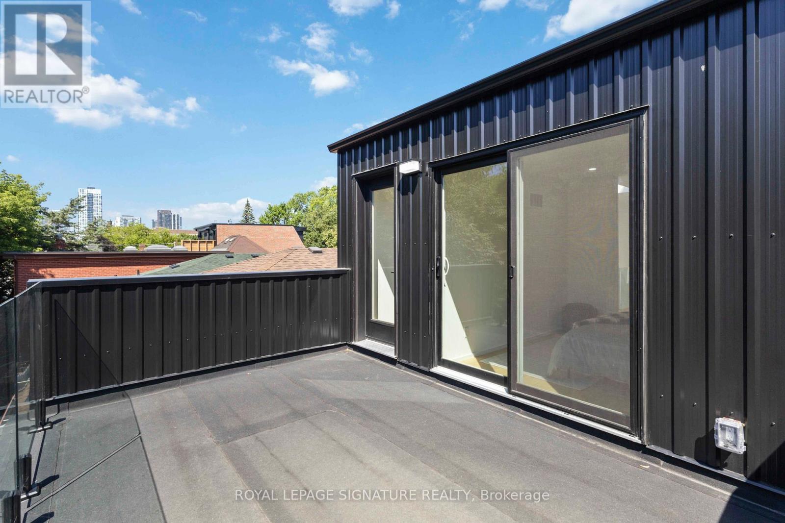 Photo 31 of Upper 43 A Cummings Street, Toronto ON