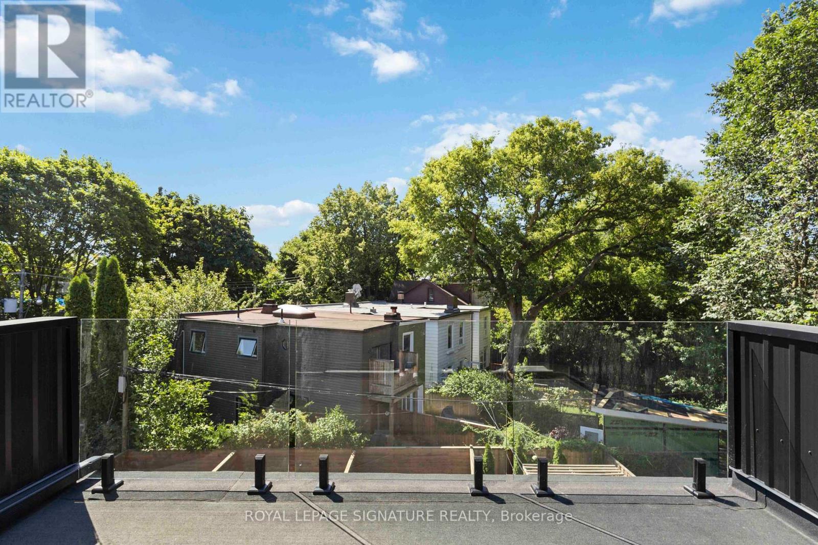 Photo 32 of Upper 43 A Cummings Street, Toronto ON