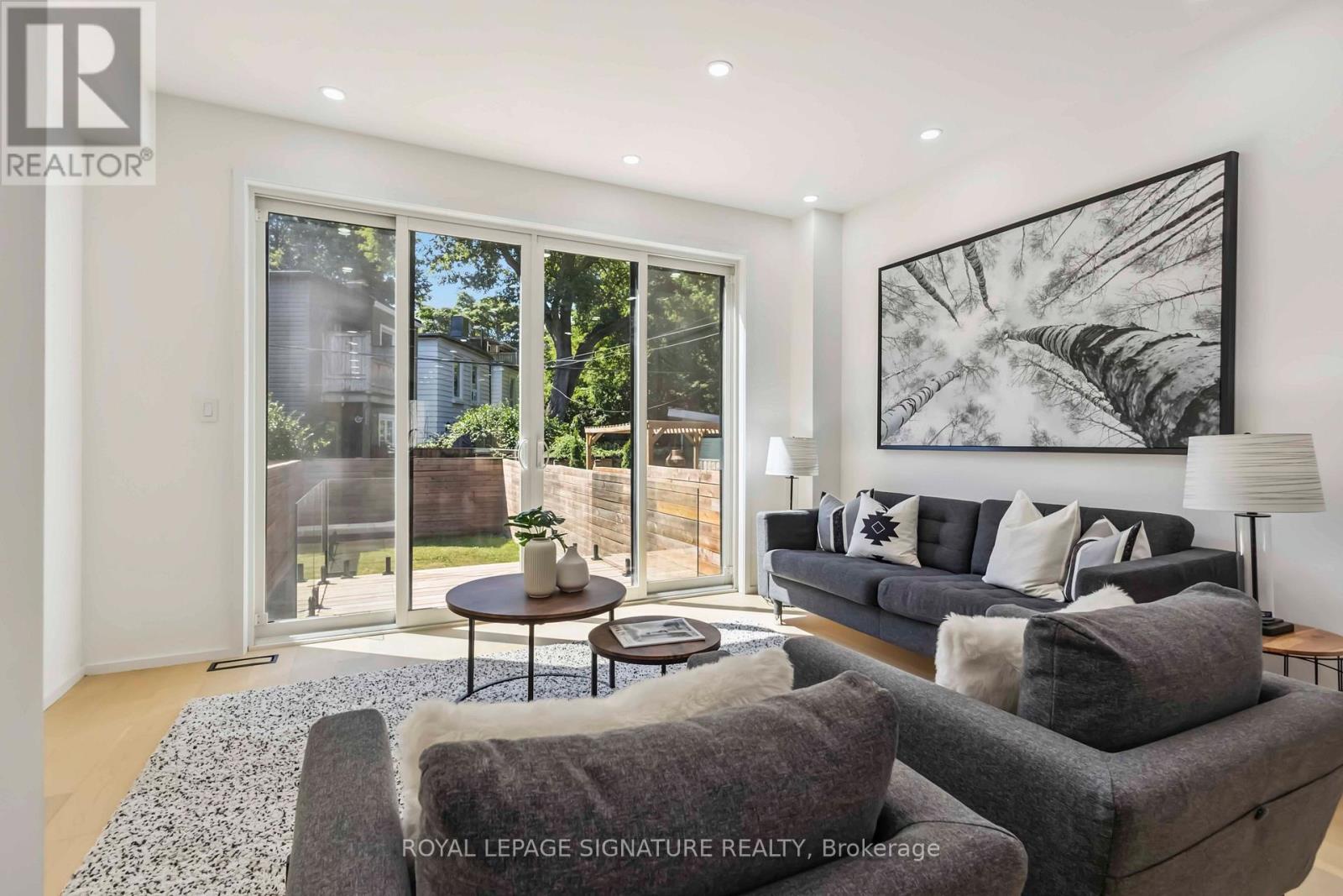 Photo 13 of Furnished Upper 43 A Cummings Street, Toronto ON