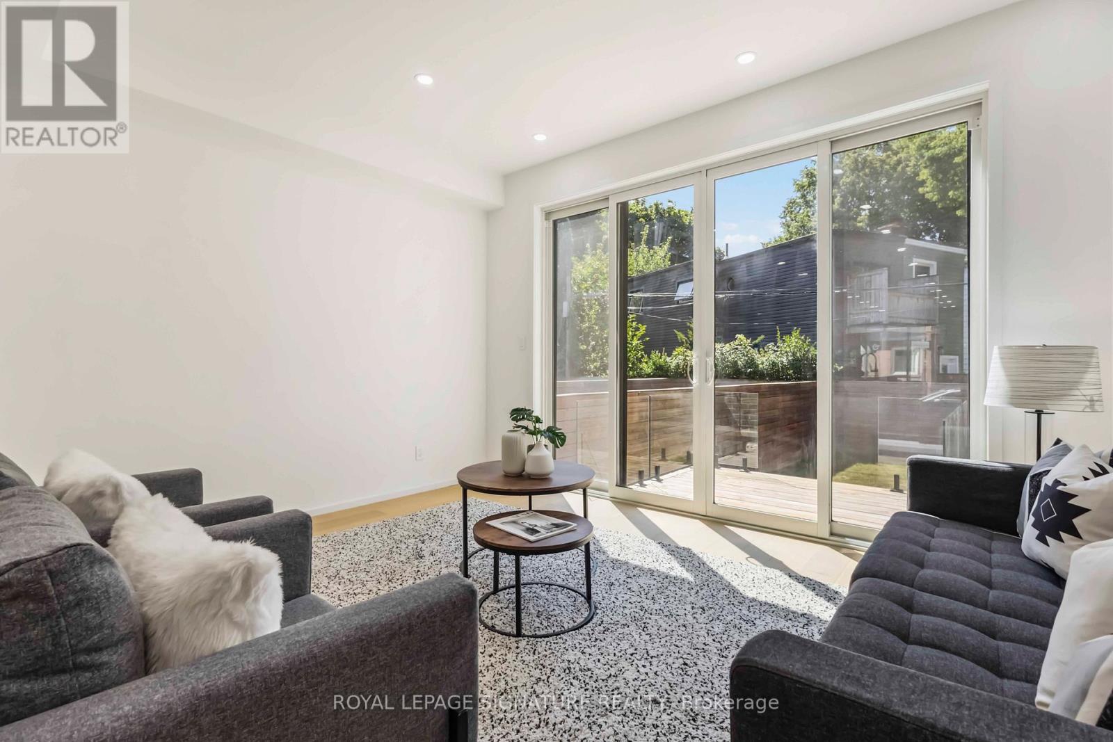Photo 14 of Furnished Upper 43 A Cummings Street, Toronto ON