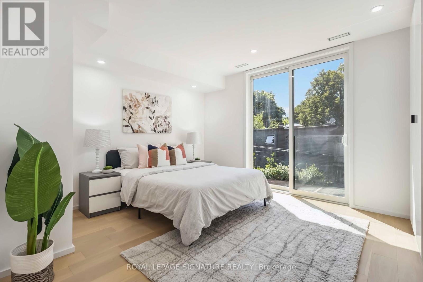 Photo 24 of Furnished Upper 43 A Cummings Street, Toronto ON