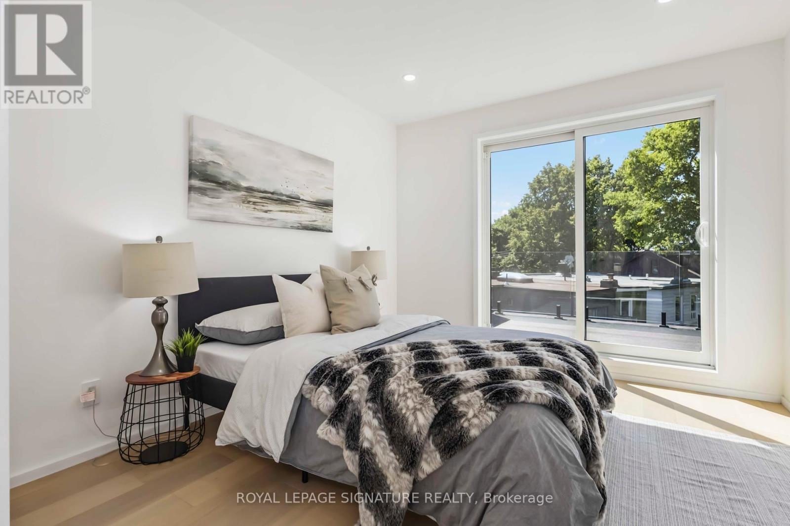 Photo 29 of Furnished Upper 43 A Cummings Street, Toronto ON