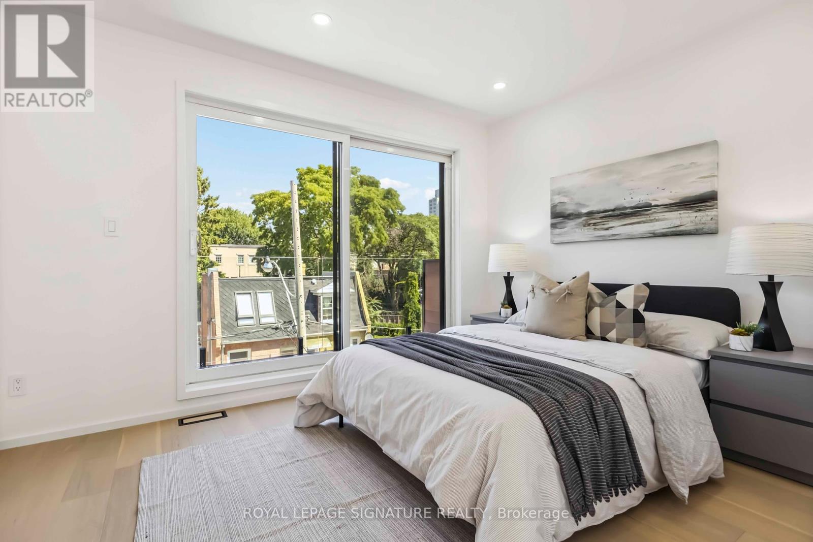 Photo 35 of Furnished Upper 43 A Cummings Street, Toronto ON