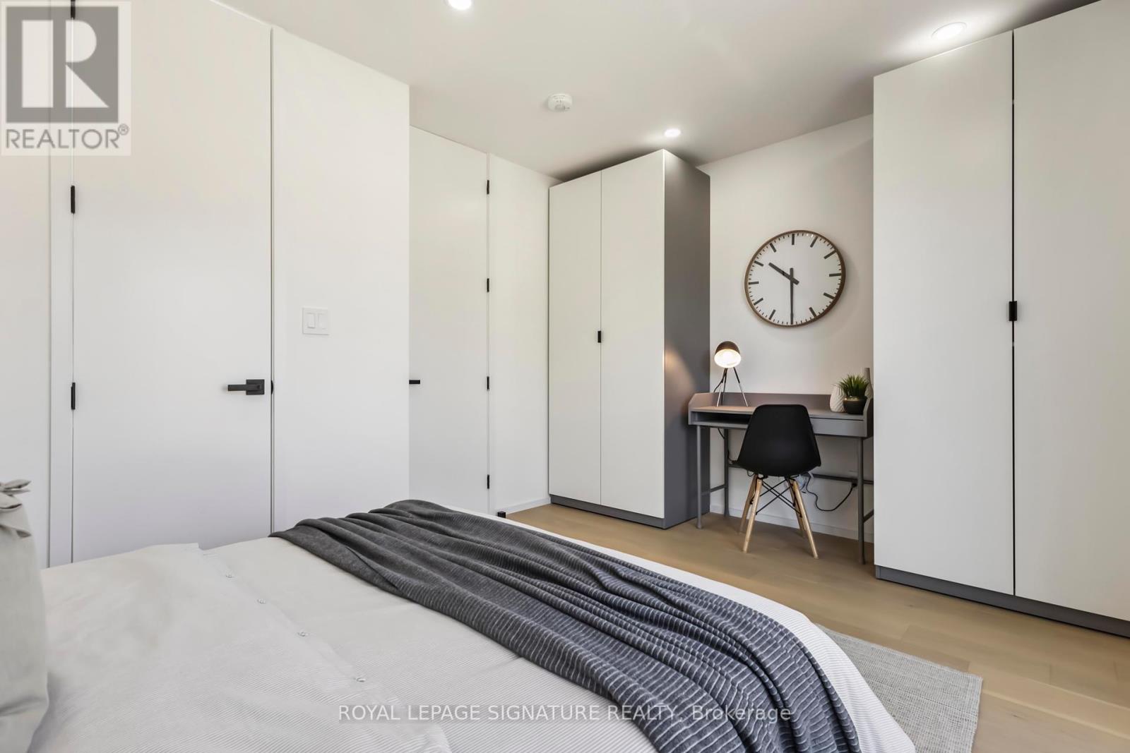 Photo 36 of Furnished Upper 43 A Cummings Street, Toronto ON