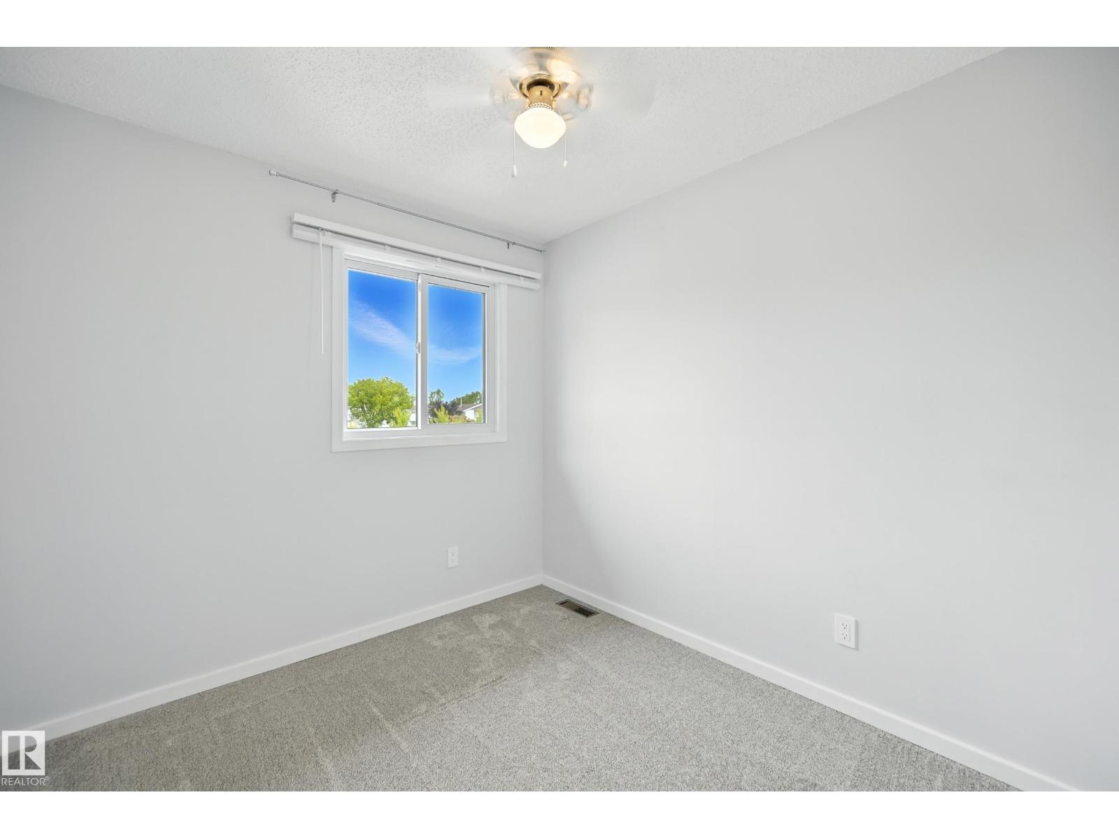Photo 16 of 10333 172 Av Nw, Edmonton AB