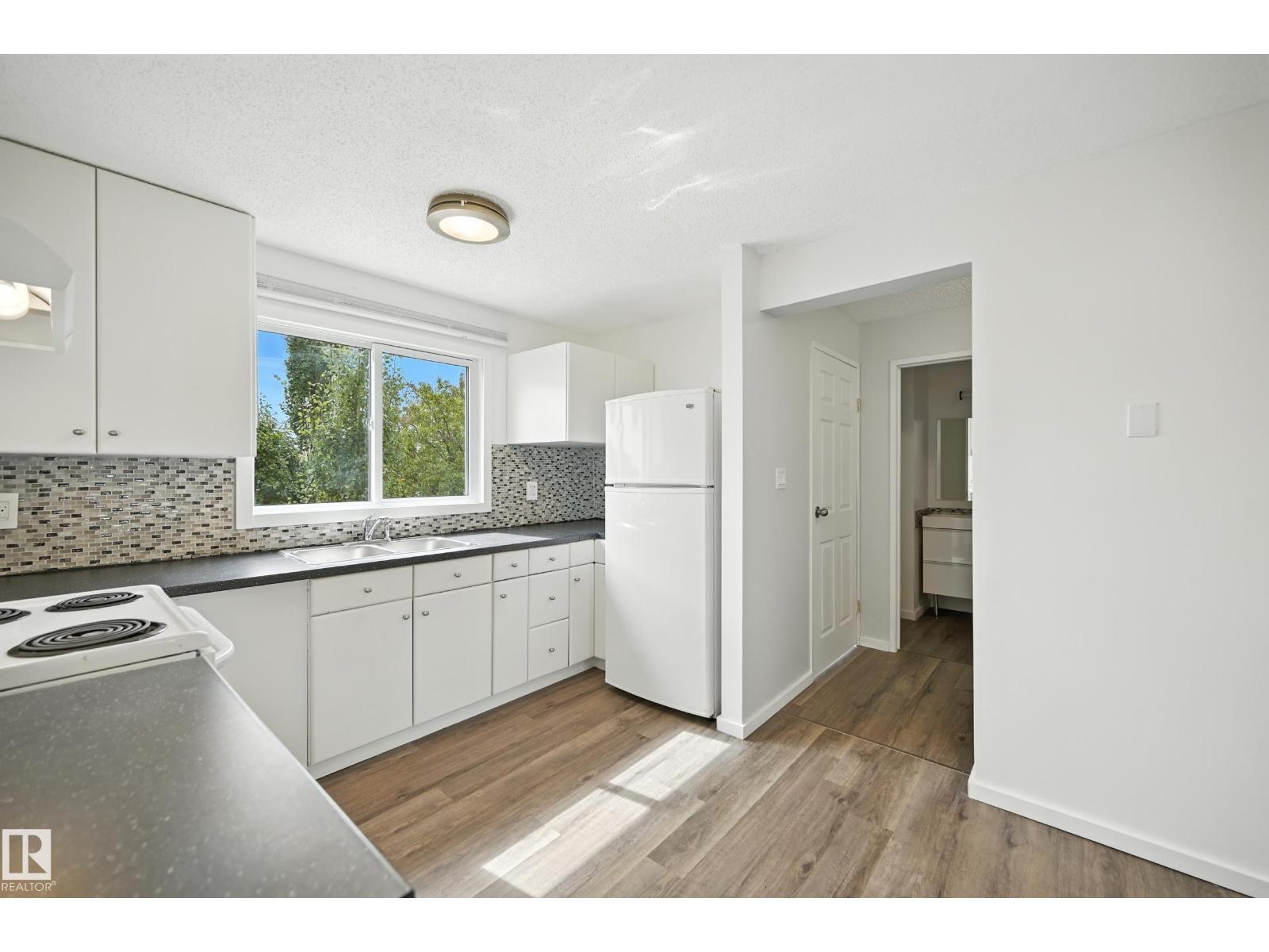 Photo 6 of 10333 172 Av Nw, Edmonton AB