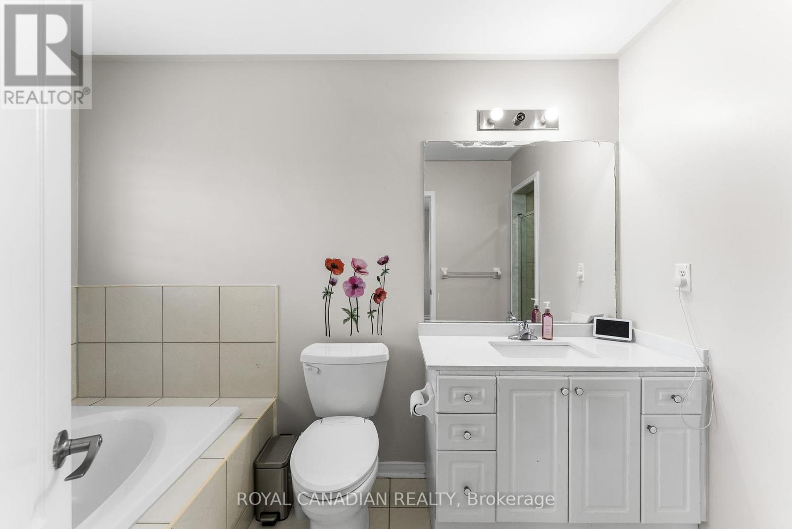 Photo 22 of 25 Brind Sheridan Court, Ajax ON