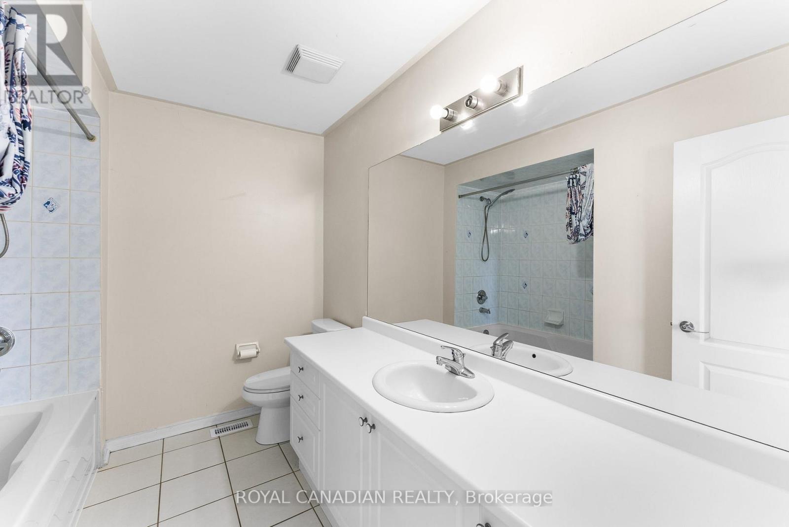 Photo 30 of 25 Brind Sheridan Court, Ajax ON