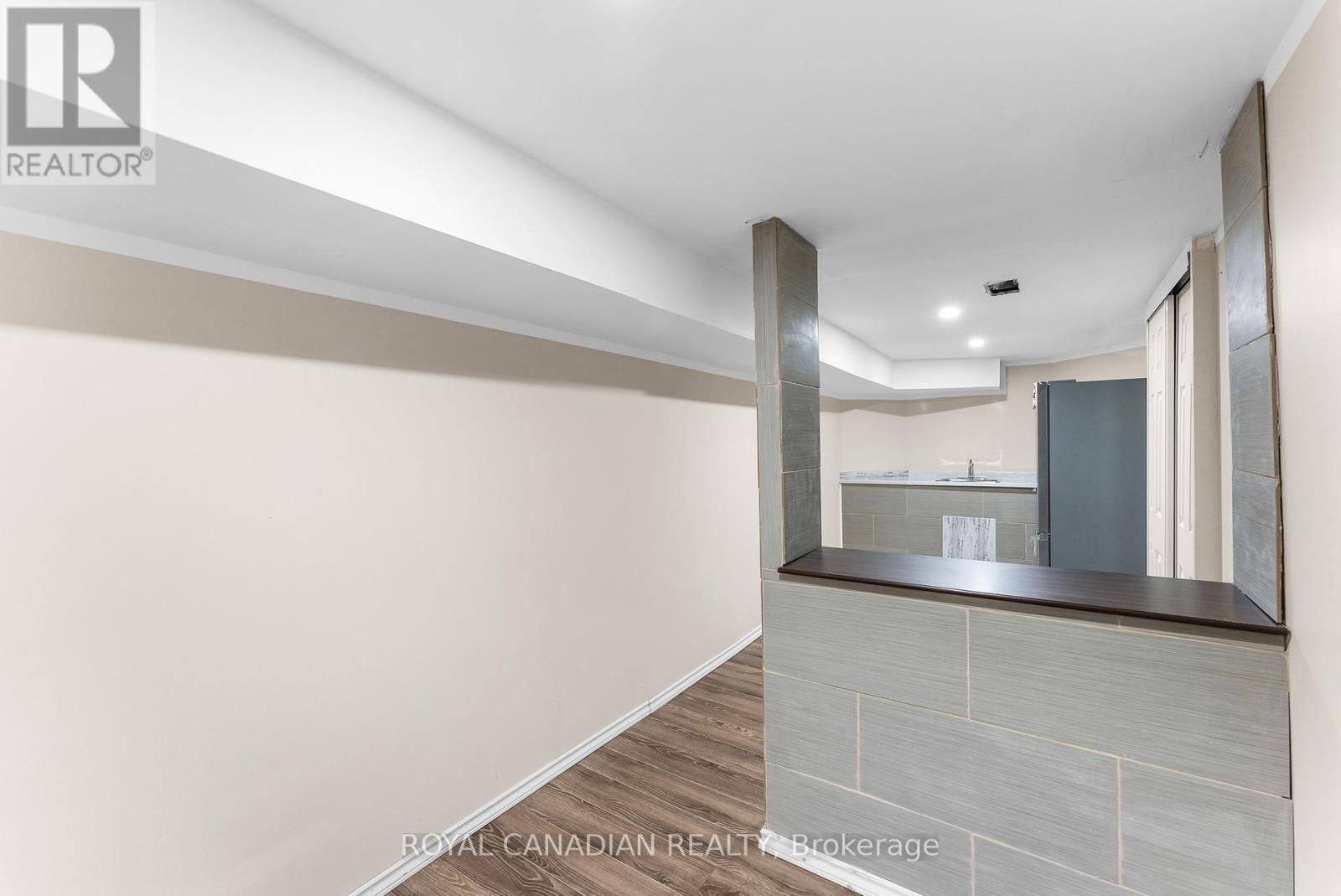 Photo 32 of 25 Brind Sheridan Court, Ajax ON