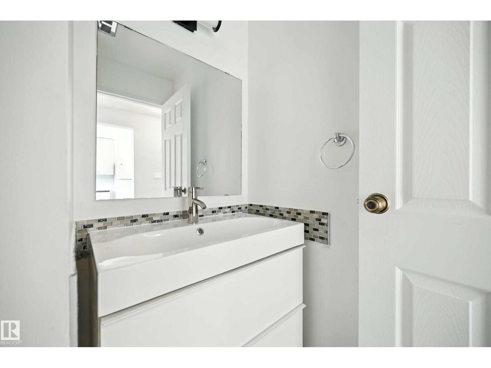 Photo 12 of 10333 172 Av Nw, Edmonton AB