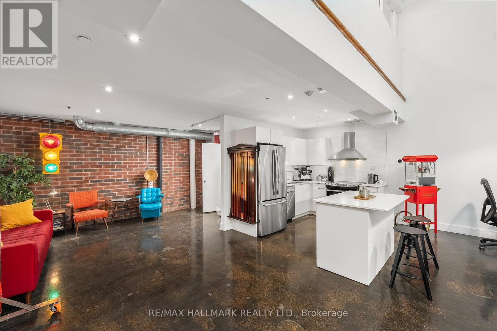 Photo 5 of 156 1159 Dundas Street E, Toronto ON