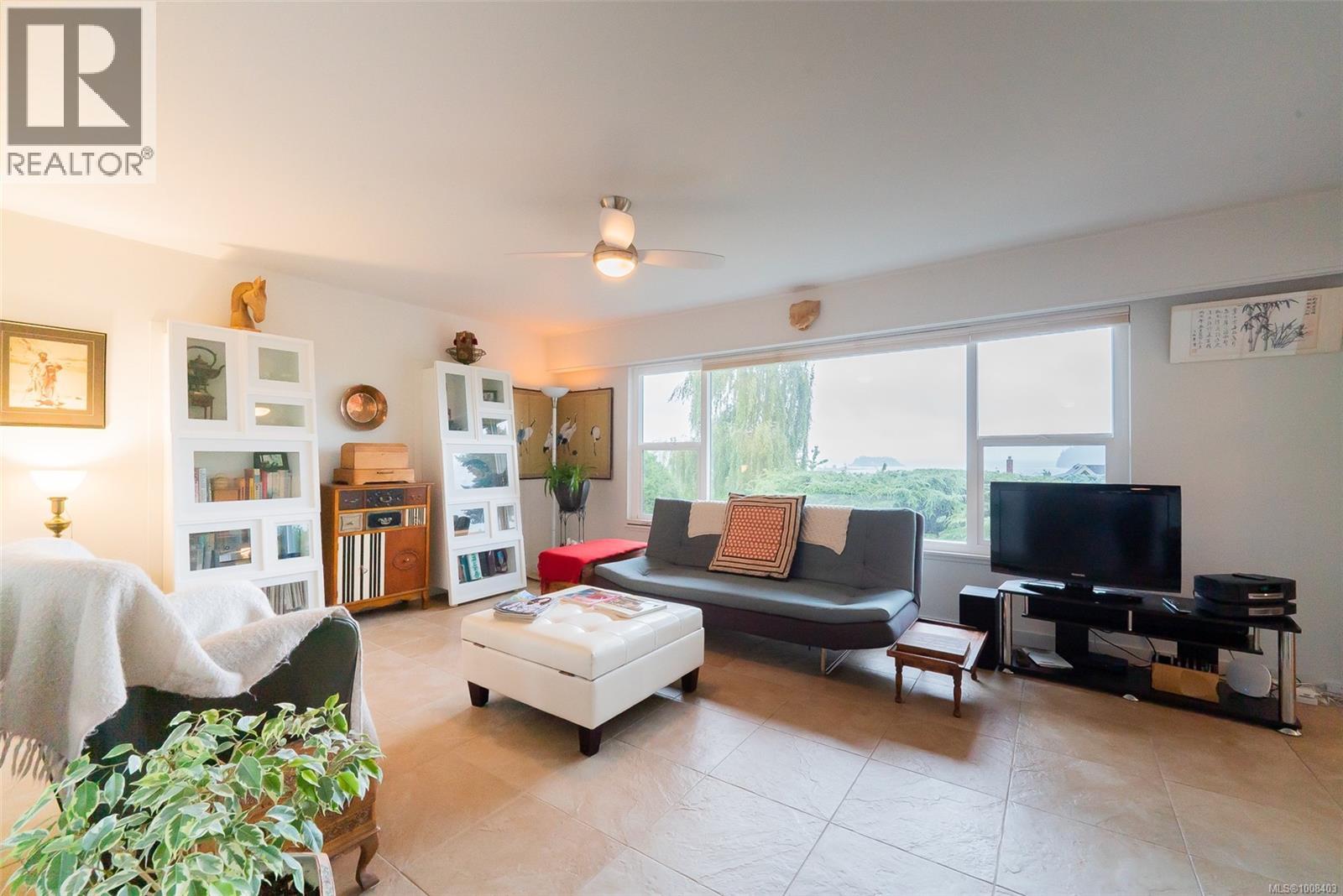 Photo 3 of 2710 Glenayr Dr, Nanaimo BC