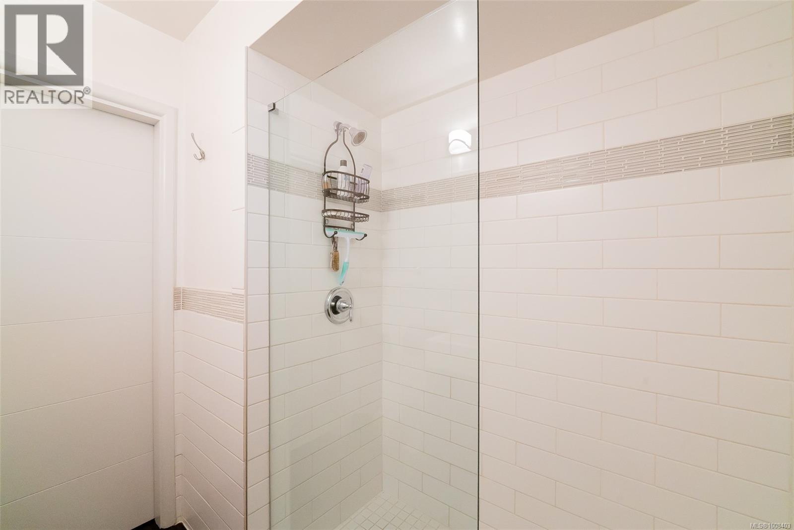 Photo 18 of 2710 Glenayr Dr, Nanaimo BC