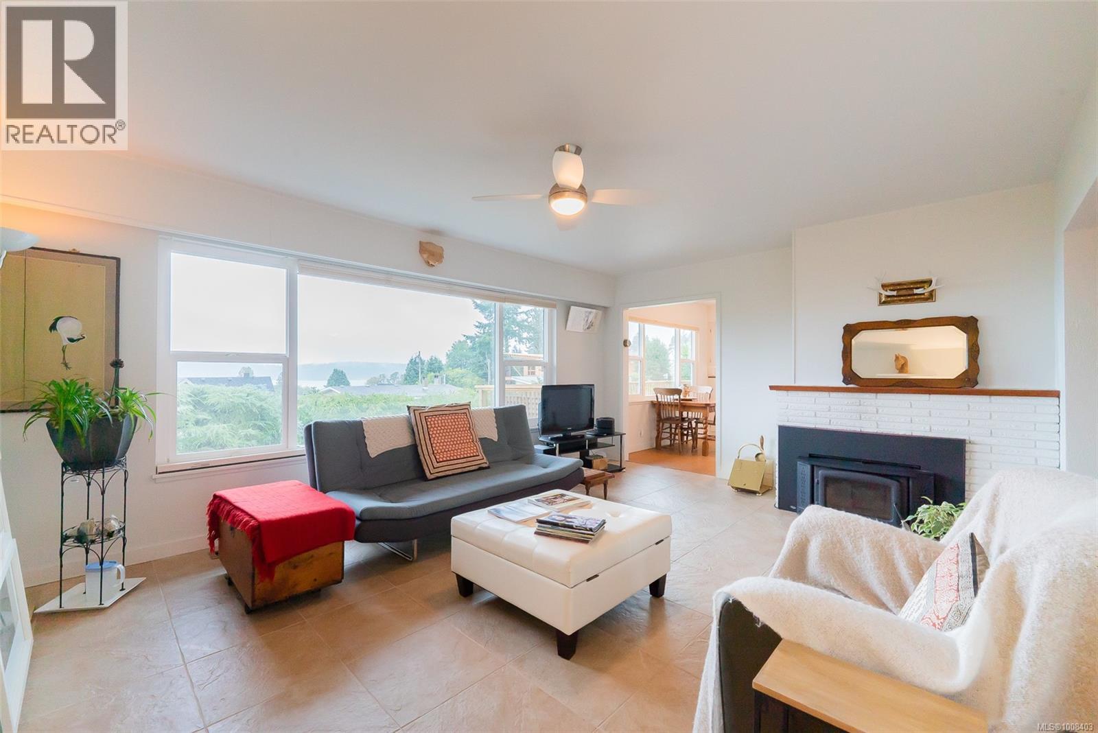 Photo 5 of 2710 Glenayr Dr, Nanaimo BC