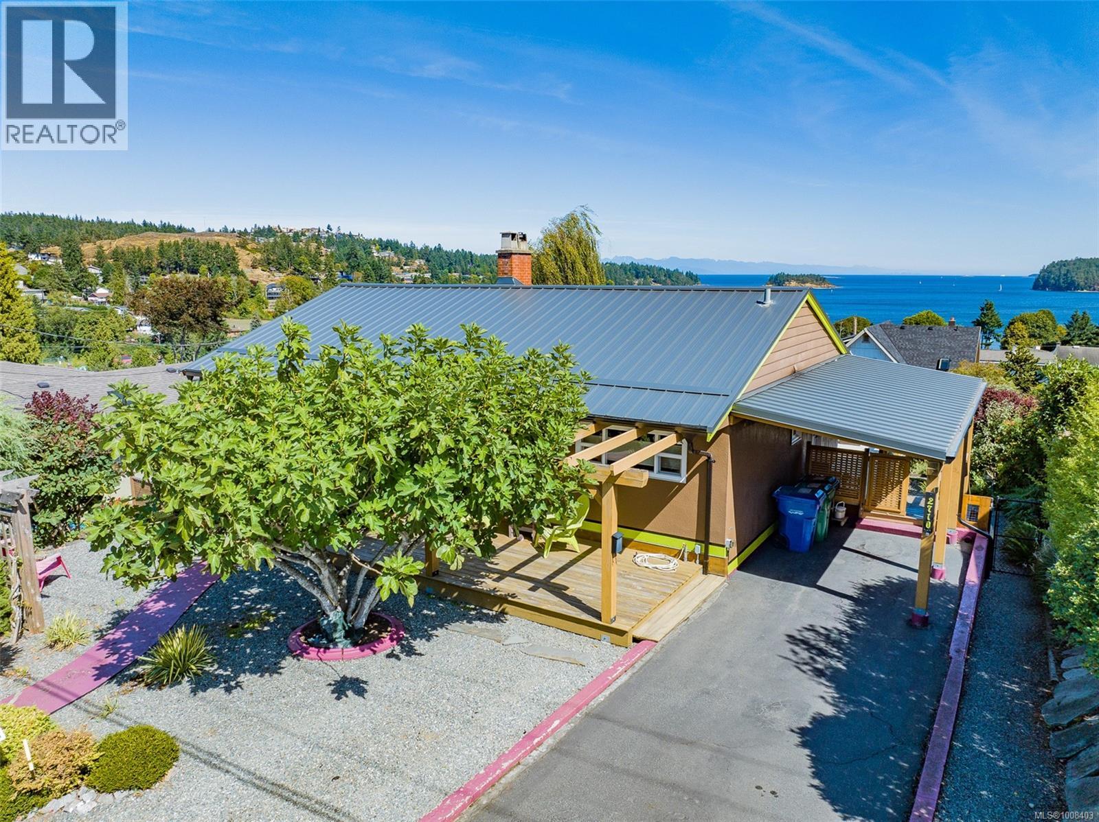 Photo 2 of 2710 Glenayr Dr, Nanaimo BC