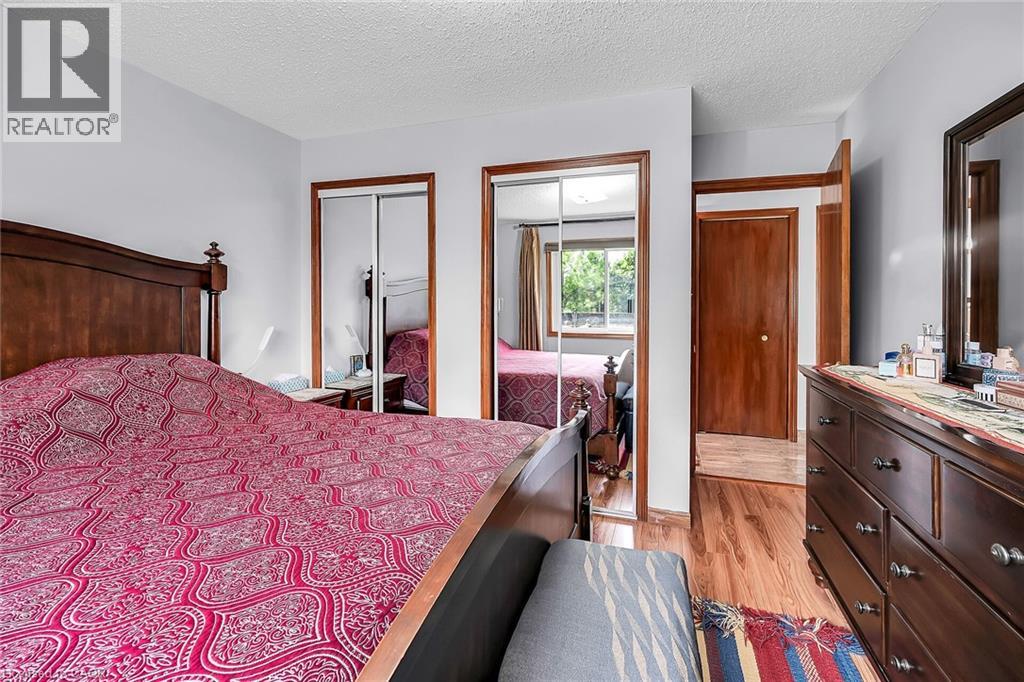 Photo 14 of 140 Solomon Crescent, Hamilton ON