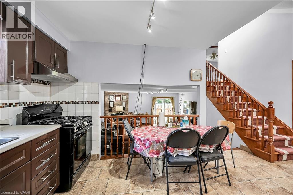 Photo 47 of 140 Solomon Crescent, Hamilton ON