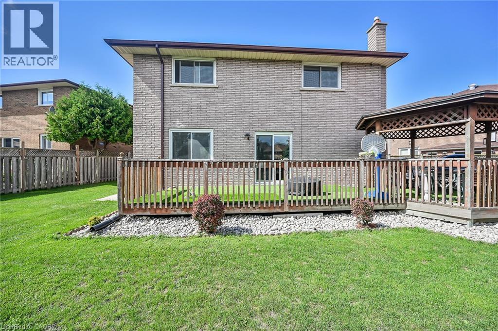 Photo 18 of 140 Solomon Crescent, Hamilton ON