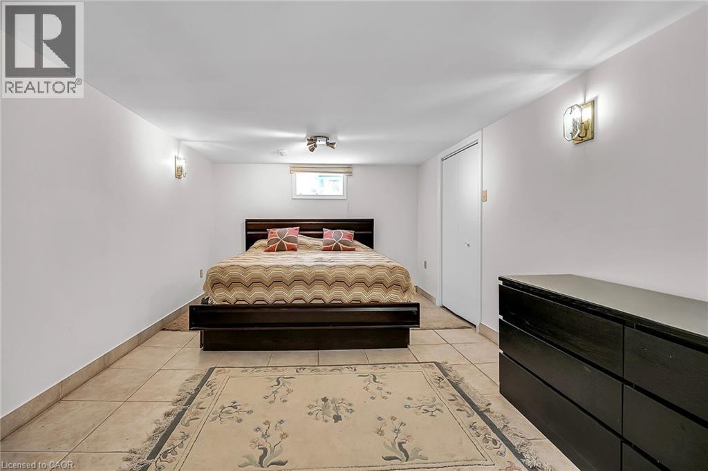Photo 1 of 140 Solomon Crescent, Hamilton ON