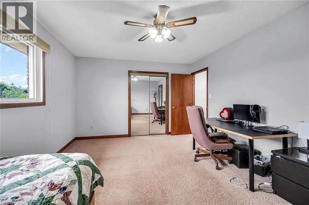 Photo 16 of 140 Solomon Crescent, Hamilton ON