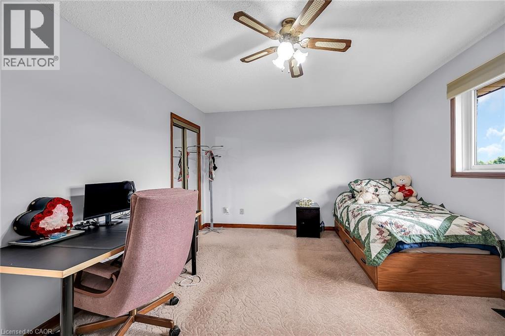 Photo 13 of 140 Solomon Crescent, Hamilton ON
