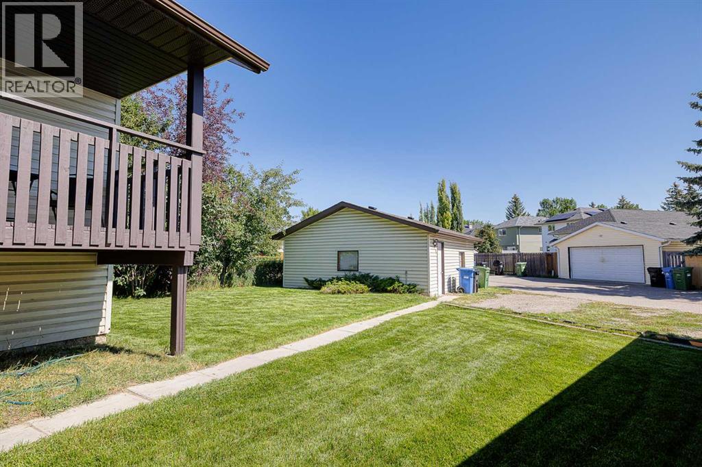 Single Family House Bi-level for Sale in  Coverdale Court NE Coventry Hills Calgary 