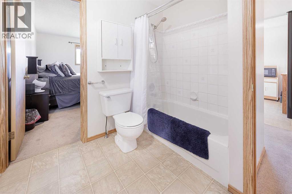 Single Family House Bi-level for Sale in  Coverdale Court NE Coventry Hills Calgary 