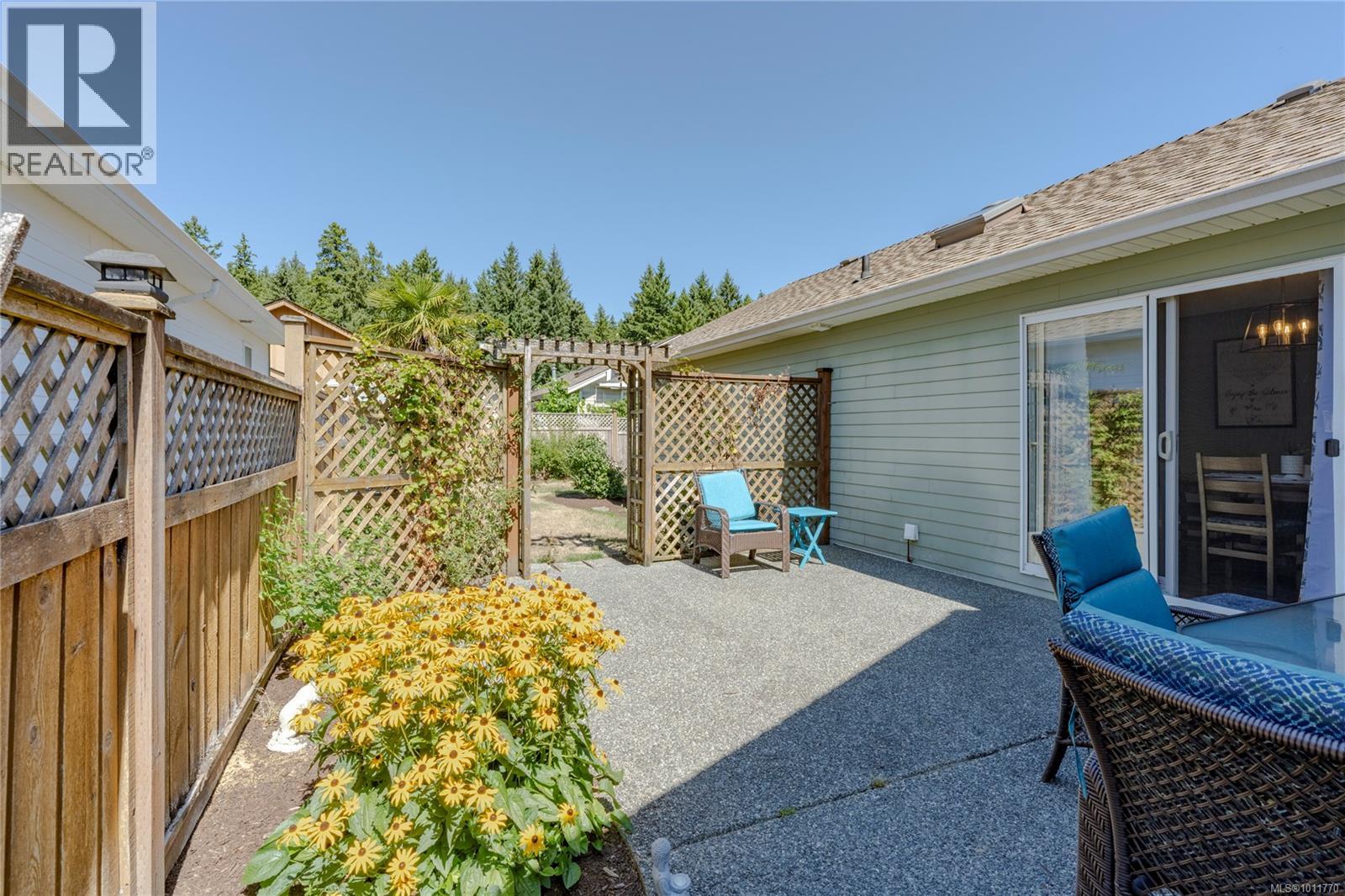 Photo 1 of 3954 Magnolia Dr, Nanaimo BC