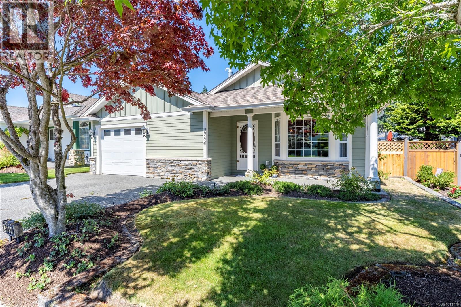 Photo 4 of 3954 Magnolia Dr, Nanaimo BC