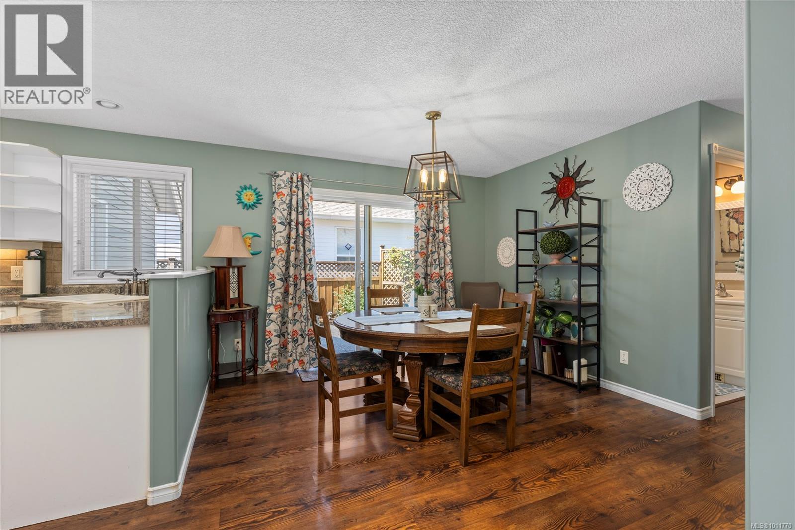 Photo 9 of 3954 Magnolia Dr, Nanaimo BC