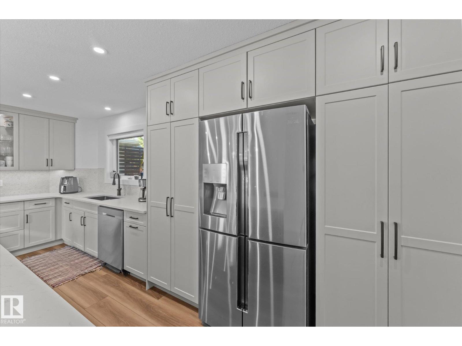 Photo 16 of 15603 64 St Nw, Edmonton AB