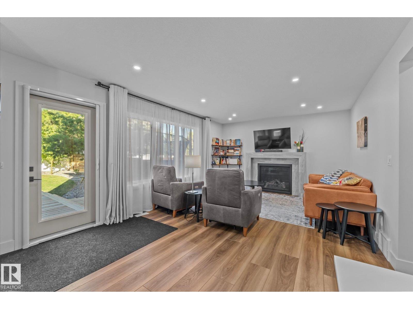 Photo 18 of 15603 64 St Nw, Edmonton AB