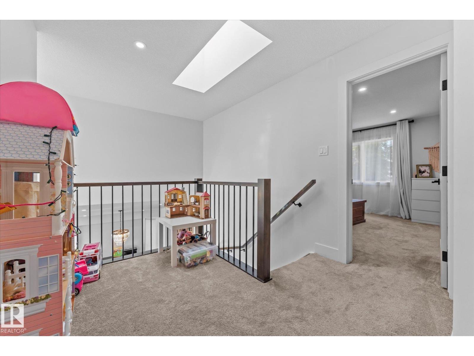 Photo 24 of 15603 64 St Nw, Edmonton AB