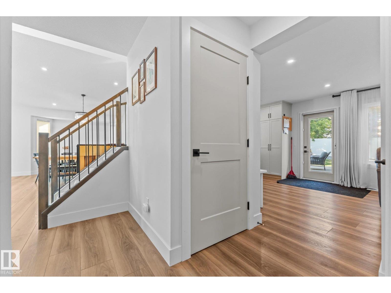 Photo 36 of 15603 64 St Nw, Edmonton AB